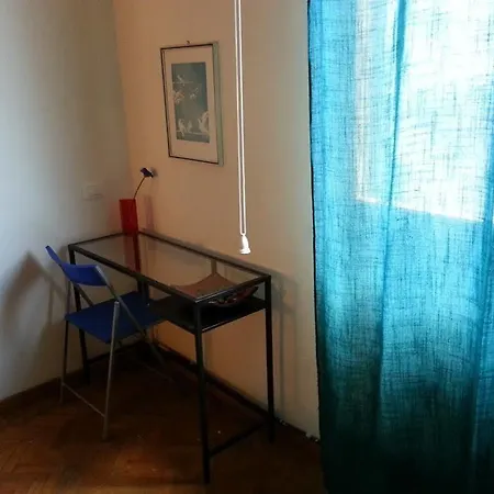 A Due Passi Dal Centro For Rent Bed and Breakfast Πίζα