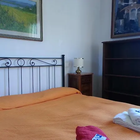 A Due Passi Dal Centro For Rent לינה וארוחת בוקר 3*