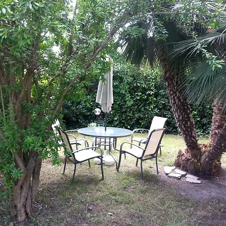 A Due Passi Dal Centro For Rent Bed and Breakfast