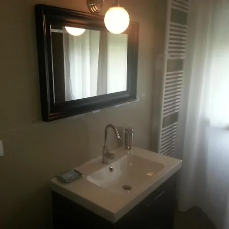 Bed & Breakfast A Due Passi Dal Centro For Rent