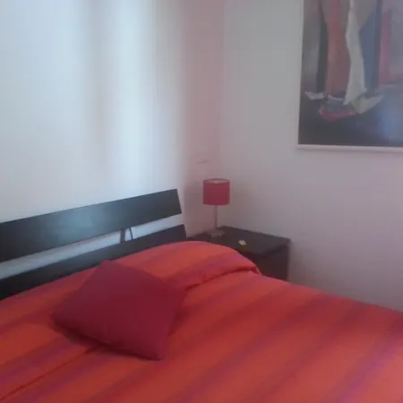 A Due Passi Dal Centro For Rent לינה וארוחת בוקר 3*