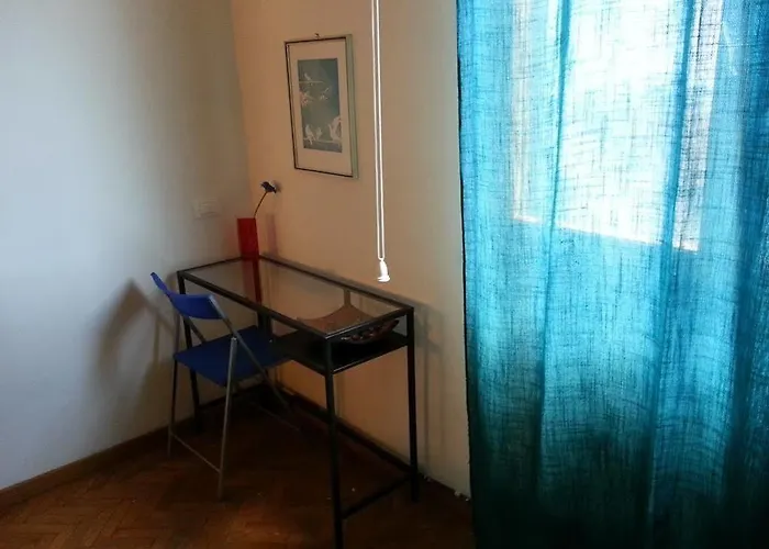 A Due Passi Dal Centro For Rent Bed and Breakfast Πίζα