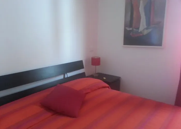 A Due Passi Dal Centro For Rent Bed and Breakfast 3*